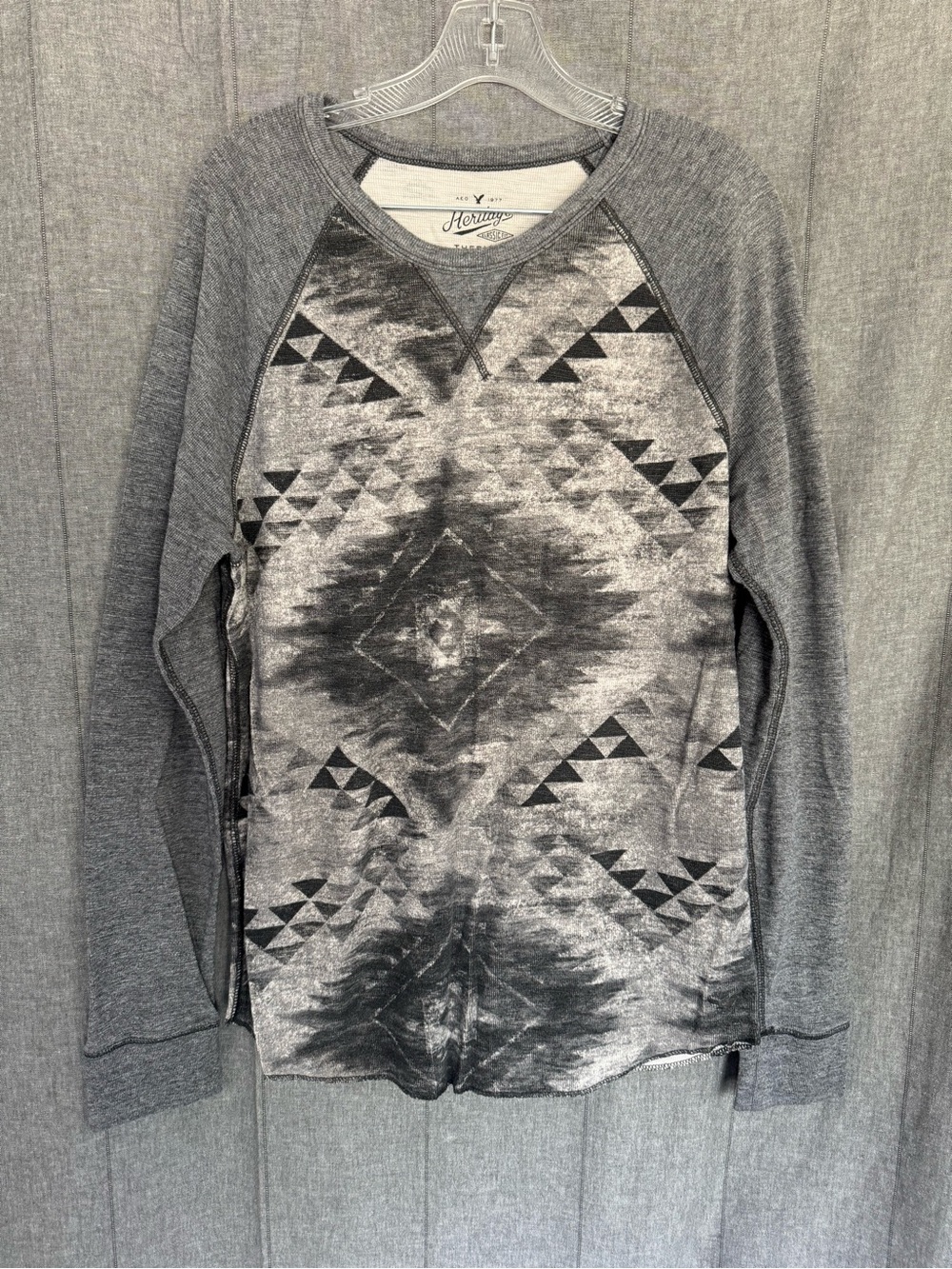 American Eagle Men's Heritage Thermal Shirt Size L Gray Color Henley Aztec